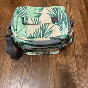 Tropical Green and Pink Lunchbox